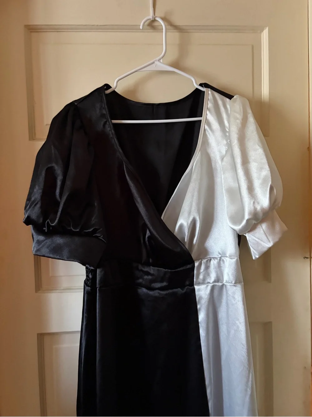 Black and White Satin Dress - Picture 2 of 2
